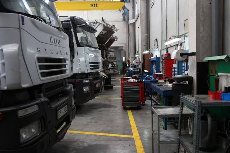 TALLER reparación maquinaria industrial vehículos RSU